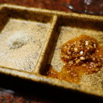 焼肉うしごろ - ヤンニョンソースとゲランド塩