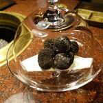 焼肉うしごろ - 黒トリュフ　一人ひとつ