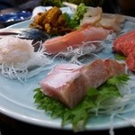 大衆料理　川治 - 刺身盛り合わせ