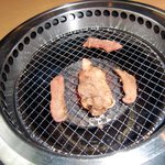 一番かるび - 焼き中