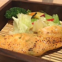 ガーデンキッチン かるめら - ランチの鮭の大葉味噌せいろ蒸し
                    すごくおいしい鮭だった！野菜もおいしい。鮭がしょっぱめで、野菜たっぷりだったから配分が難しかった。
                    混んでないし、ゆったりランチできる。いいとこ！