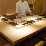 鮨 あらい - 奥の個室　カウンター七席（子供可）