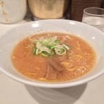 すみれ - ラー博は俺の社員食堂。  ミニ味噌ラーメソ！  アシアシ濃厚な味噌ラーメソ。小口切りのねぎ、メンマ、ひき肉、具も味噌ラーメソを引き立てる。イイね！ 