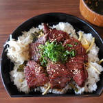 御肉 - 御肉名物！肉重チラシ定食 880円