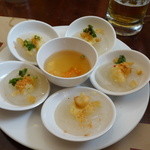 Nha Hang Ngon - 
            米粉の蒸し餅、バイン・ベオ
            