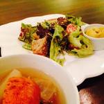 hippopotamus - 天然酵母のバゲットとサニーレタス、根菜のシーザーサラダ風
・フムス
・お野菜と昆布ブイヨンのやさしいポトフ