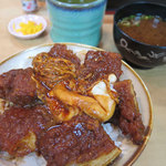 味処 叶 - 元祖味噌カツ丼 と 赤だし(豆腐) 1,300円