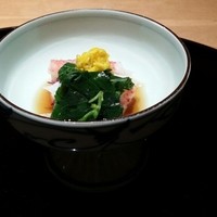 高麗橋 吉兆 なんばダイニングメゾン店 - 先付け　蟹と菊花酢の物