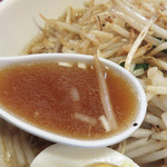 ラーメンTAIZO - ほのかな魚介の風味は日本人に親しみやすく、
      やや甘めに仕上げてあるあたりは、九州人には馴染みやすい味でした。
      