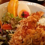 おりーぶ - サラダも豪華？