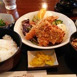 おりーぶ - ミックスフライ定食
