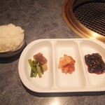 民俗村 - ライスとおかず3品