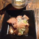 お通しのマグロの南蛮漬け