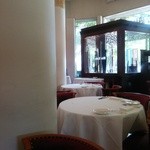 アルテリーベ - 店内　テーブル席