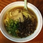一心軒 - 見た目のみの醤油ﾗｰﾒﾝ、ｺﾋﾟｰ好きな中国仕様(・_・?)
