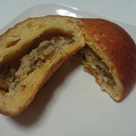 パリアッシュ - ふんわりブリオッシュと自然な栗の甘み、クレームダマンドゥ・マロン240円