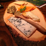 ワイン・チーズ＆天然木 Unico - チーズ盛り合わせ