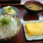 ごはん家いの - ちりめん丼朝食