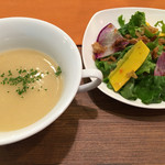 洋食キッチン cocoro - ディナーメニューに＋500円のスープとサラダとライス（ライスは写ってません）