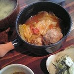 カフェ アワ･イサ - 日替わりランチ（ミートボールとキャベツのトマト煮込み）です