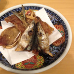 いな穂 - 秋刀魚の骨を揚げたやつ