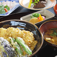 鯰  丼（ずどん）