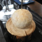 レストランRyu - ハモンセラーノ入りプチパン