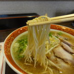 Torikatsu - 麺は中太に近い細いストレート麺