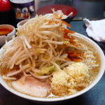 らーめん こじろう - ラーメン小　野菜とにんにくましまし