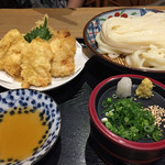 本格手打うどん 麺むすび - 鶏天ざるうどん 中 760円