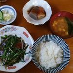 Wakaba - ニラレバ定食750円