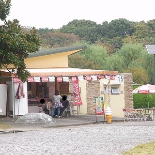 せせらぎ広場売店_2