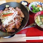 Tosaya - 燻し丼　1000円　（＾＾＠