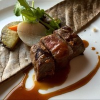イル・テアトロ - サーロインのグリリアータ 朴葉味噌のアクセント  オージービーフはちと噛み応えがありましたw