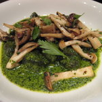 ヴィニュロン - 仏産エスカルゴと木の子のブルギニヨン