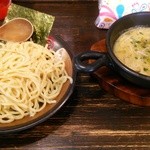 濃厚つけ麺 まる家 - 醤油つけ麺  864円♪