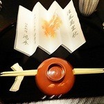 北新地 湯木 - さぁて…どんなお料理でしょうか…楽しみですね。