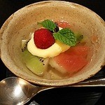 北新地 湯木 - デザート。秋の果物のゼリーです。