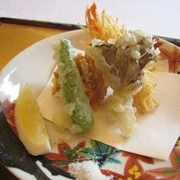 京料理 木乃婦 - 揚物　（海老２尾／帆立／舞茸／獅子唐辛子）