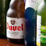 Kurashikku Saron Amadeusu - デュベル・ニュートンなど海外のビールを複数置いています。国産ビールもございます。