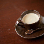 Kurashikku Saron Amadeusu - 挽きたてコーヒーは専用カップでお出しします。
