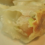 東京餃子楼 - 海老餃子アップ