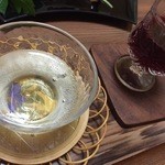 Takarabune Onsen Yumotokotobuki - 食前酒の梅酒とアドベリーワイン