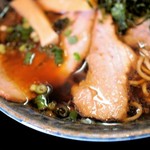 鶴亀 - 叉焼麺＋岩のり入り拉麺 1,020円＝15年10月再訪