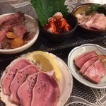 北新地たゆたゆ - 豚刺し5種
      (さっと湯通し)