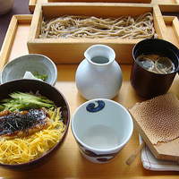 日月火 銀座店 - 太打ちせいろ蕎麦と小丼ぶりセット（煮穴子丼）