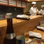 銀座寿司幸本店 - 綺麗なカウンターで
