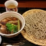 新橋ときそば - 地鶏ざる１，２００円。