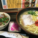 べにはま - 沖縄そばとミニ三枚肉丼 麺中盛