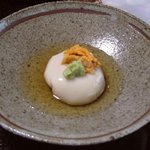 伊豆 薫風 - 胡麻豆腐にはウニと伊豆名産のわさび！